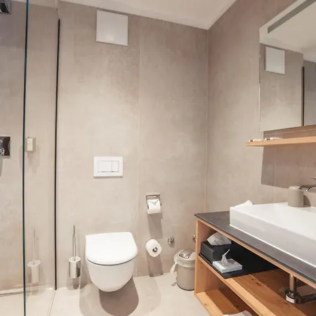 Porta Cervino - Parking & Dining