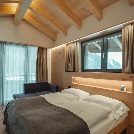 Porta Cervino - Parking & Dining 4*