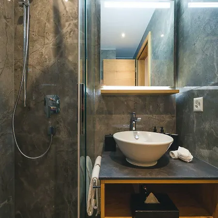 Hotell Porta Cervino - Parking & Dining 4*