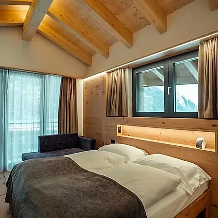 Porta Cervino - Parking & Dining 4*
