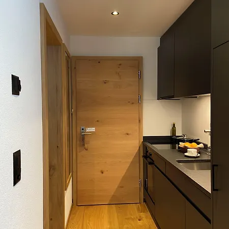 Porta Cervino - Parking & Dining Hotel