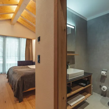Hotel Porta Cervino - Parking & Dining Tasch