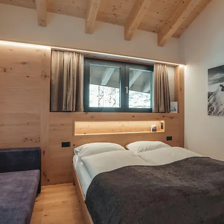 Hotel Porta Cervino - Parking & Dining Tasch